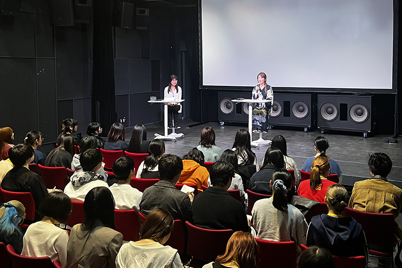 専門学校東京アナウンス学院の劇場・TAG TAG theaterにて実施。さまざまなお話をしていただきました!