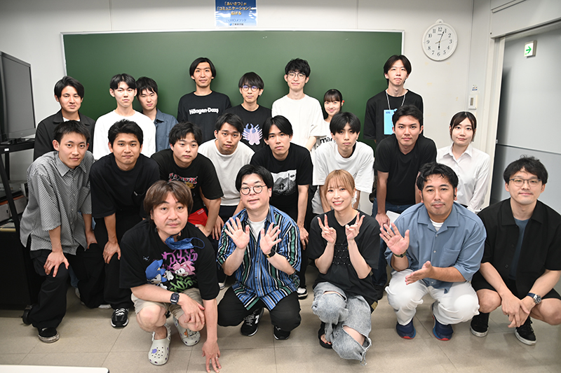 学生が企画したオリジナルラジオ番組をプロが収録！