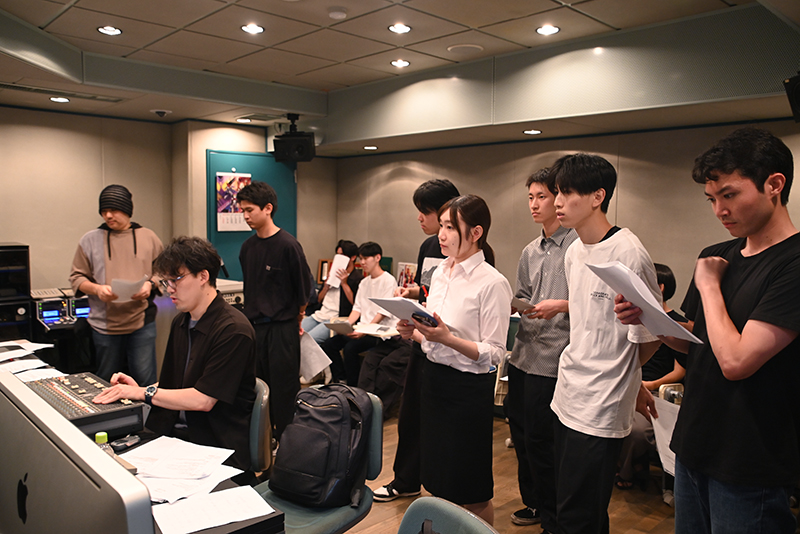 プロのディレクションの様子を間近で見ながら技術を吸収!