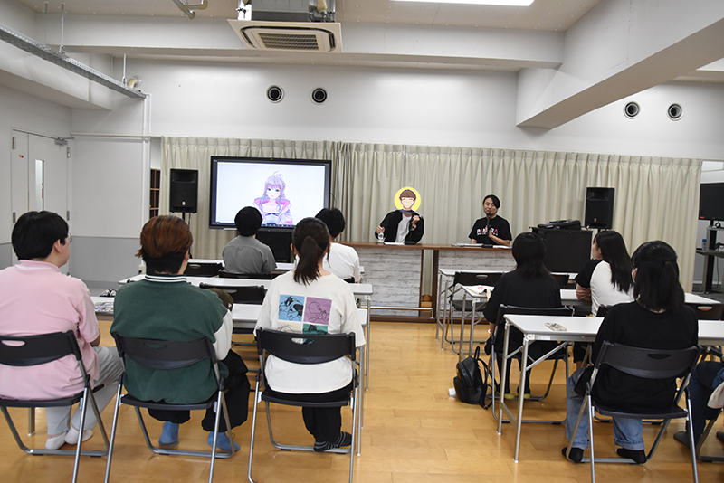 大人気VSingerの松永依織さん、運営の久保元気さん、(株)パノラプロの広田稔さんが配信クリエイター科スペシャル体験入学に登場!