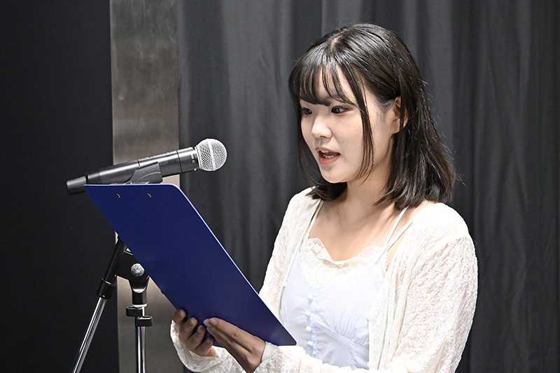 当日は、会場アナウンスも声優科の学生が担当しました!