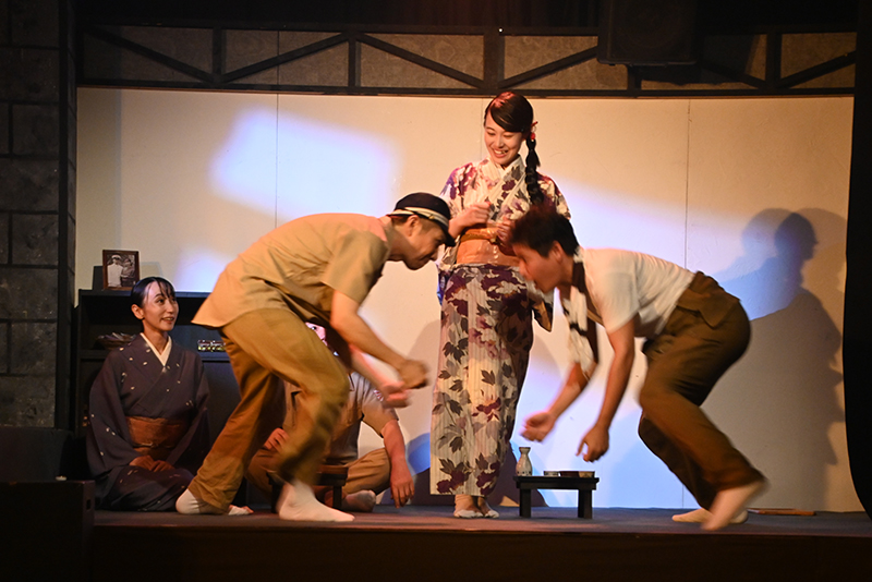 卒業生の鈴木沙綾さんは、魂のこもった演技で観客を魅了しました!