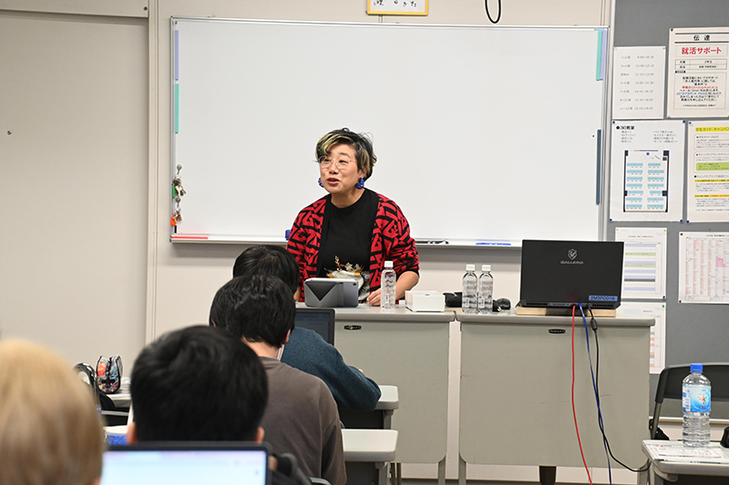 ゲーム『キングダムハーツ』ノベライズなどを手掛けるシナリオライター・金巻ともこさんが来校!