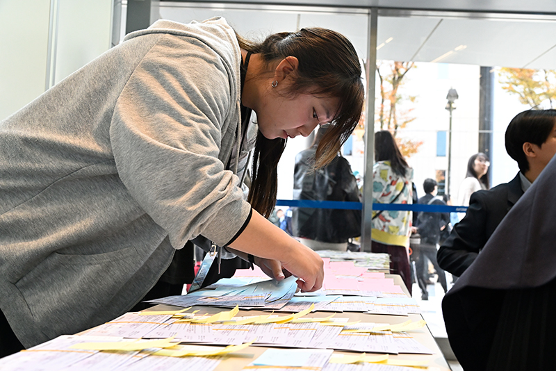 企業ブースや関係者受付、ケータリングなどのサポート