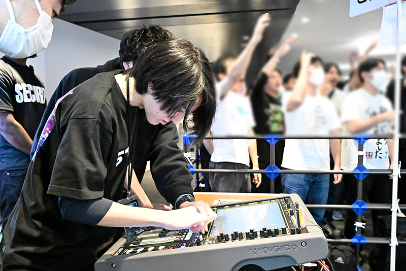 DJブースやカラオケコーナーのPAも担当しました!