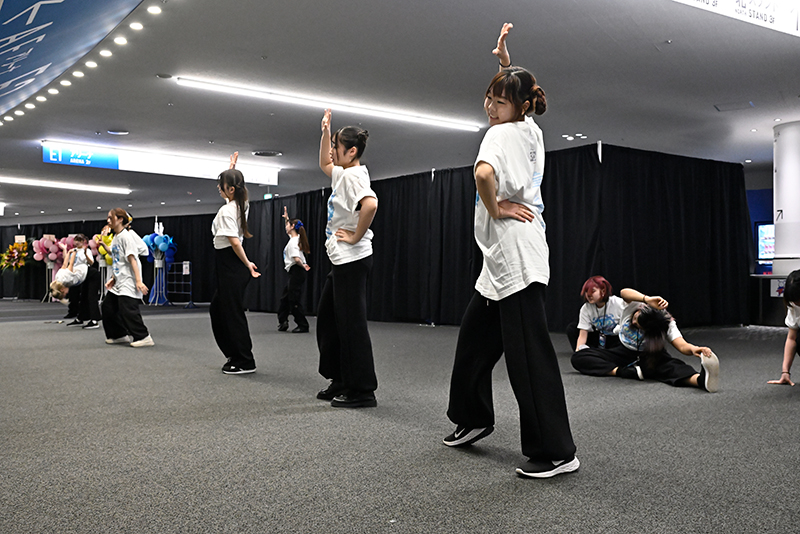 直前まで入念に振り付けを確認します