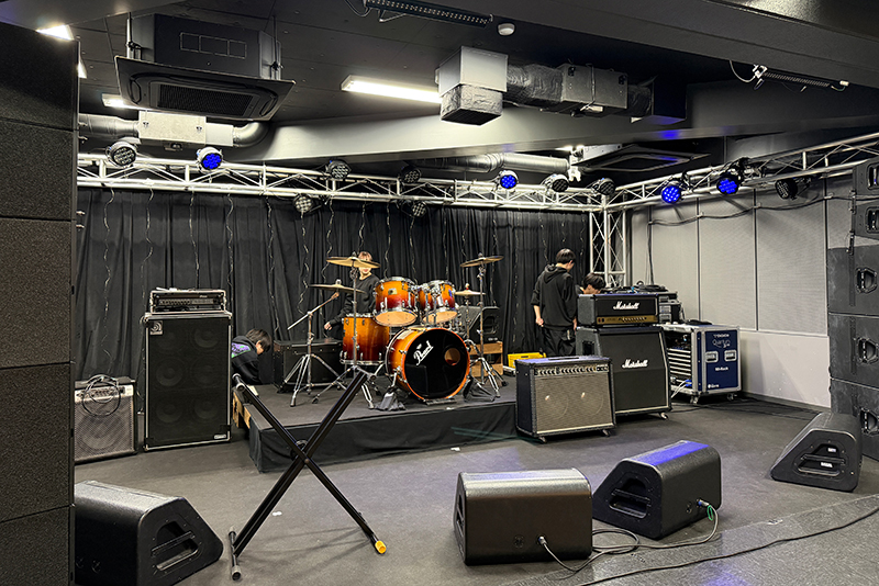 「卒業制作」の一環として有観客ライブを開催！