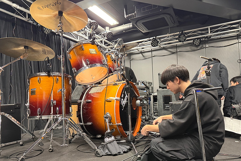 搬入・セッティング・回線チェック・リハーサルすべてを担当!