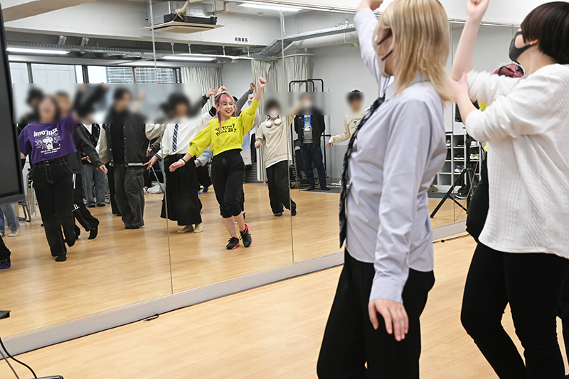 どのようなポーズをしたらなりたいキャラクターに近づけるか、手足の開き具合や角度、しぐさなどを細かく教えてくれました！