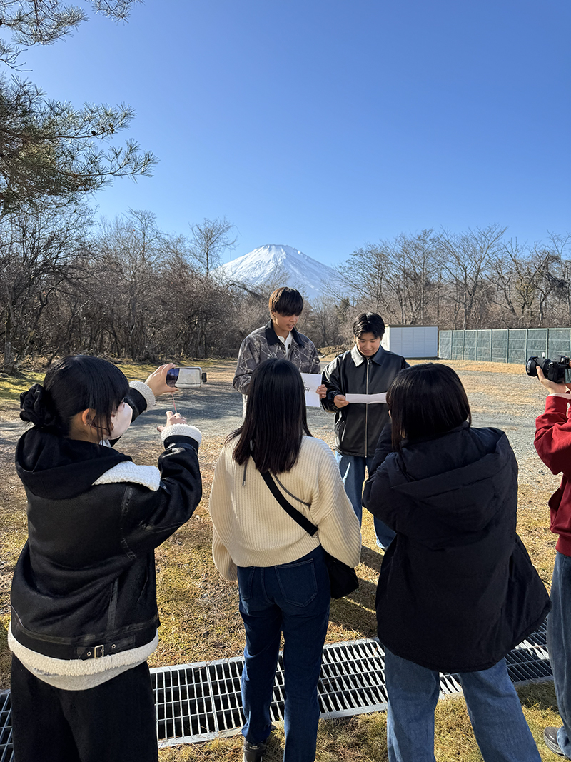富士山が見えるセミナーハウス前から撮影スタート!