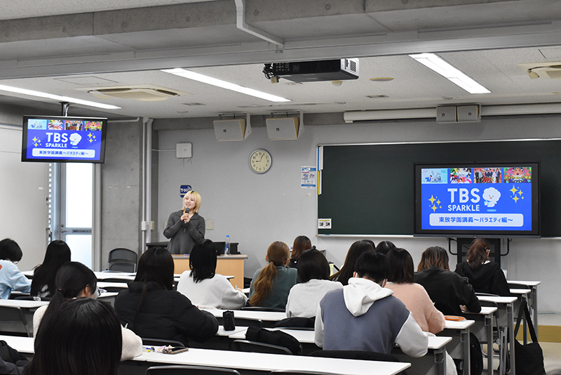 学生からのたくさんの質問に答えていただきました！就職活動をひかえる学生たちにとって、千野さんのお話はとても刺激になった様子。ありがとうございました！