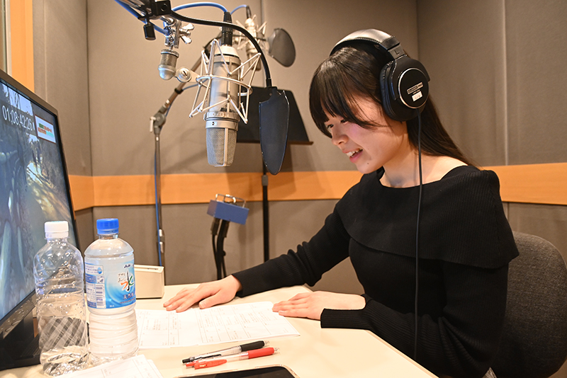 アナウンス科の学生ナレーションを担当