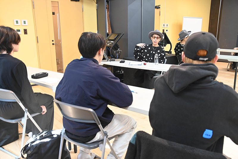 ストリートダンス世界大会『WDC』主催者のU-KIさんが来校！