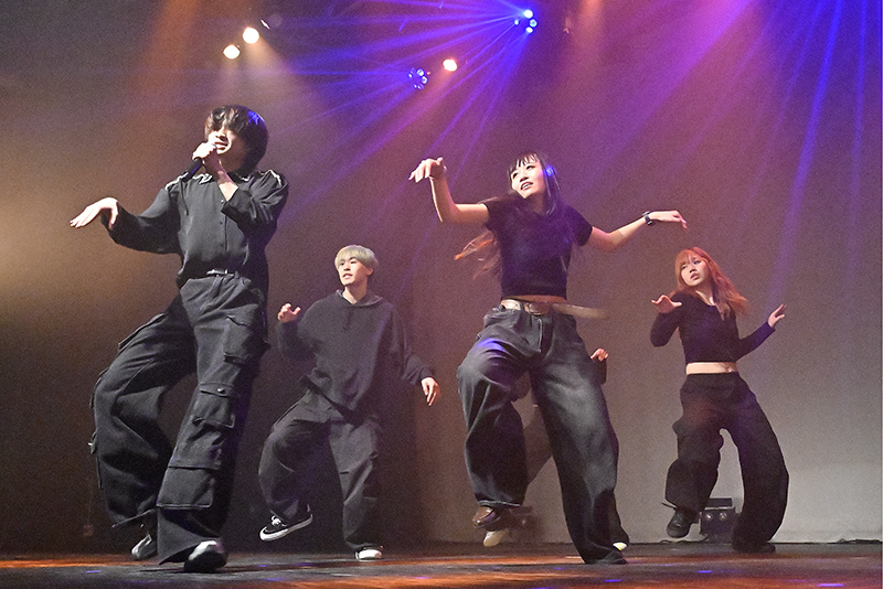 ダンスヴォーカルも披露!