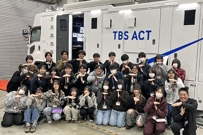 中継スタッフの最前線!(株)TBSアクトの中継車を見学しました!