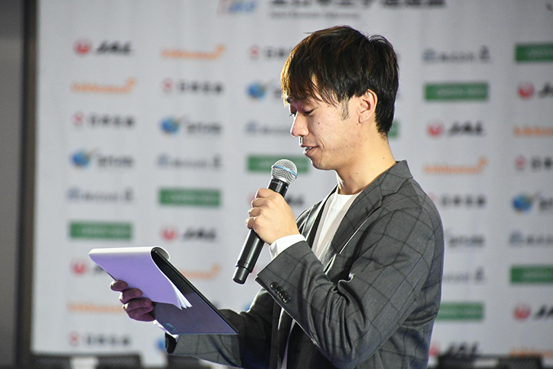 本番開始！選手呼名、注意事項のアナウンスからヒーローインタビューにいたるまで、しっかりアナウンス！