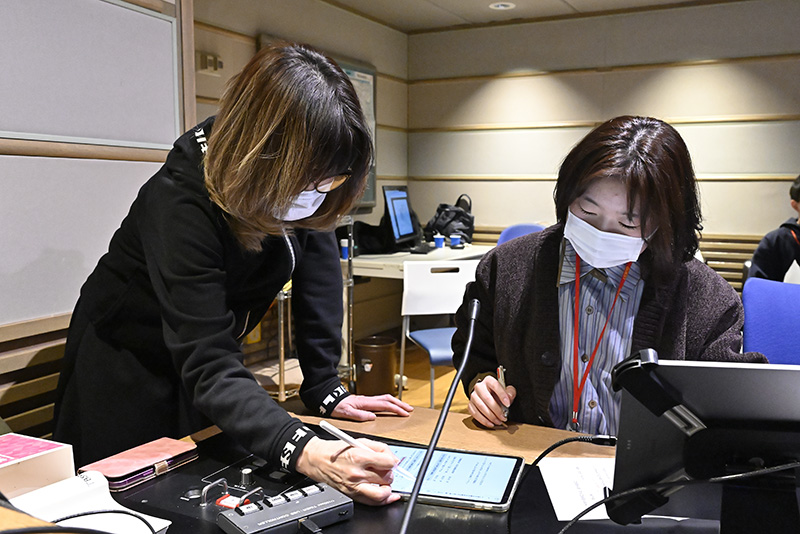 プロのディレクターの方から直接ご指導いただきました