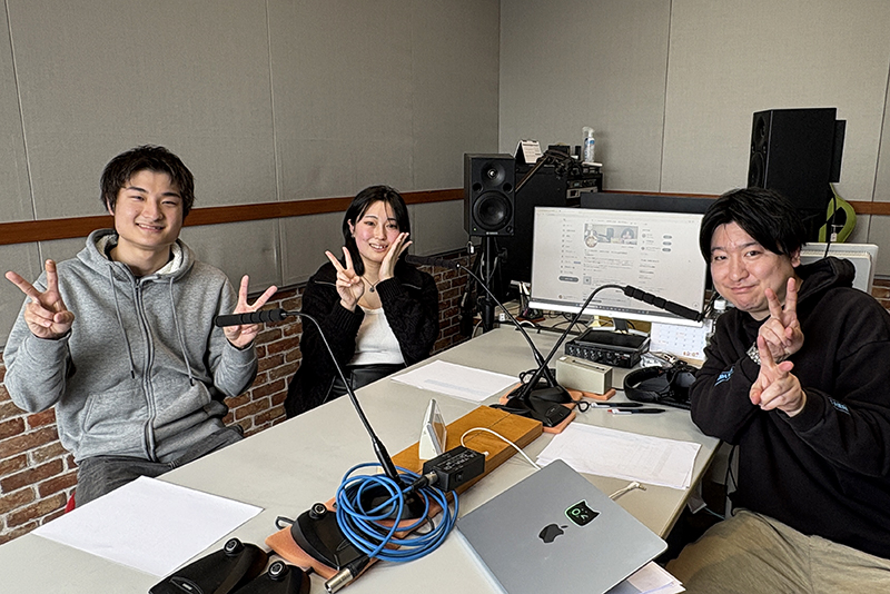 FMたちかわにて放送中の『ヨコオケイタ ハートフライデー』に、配信クリエイター科の学生が出演しました!