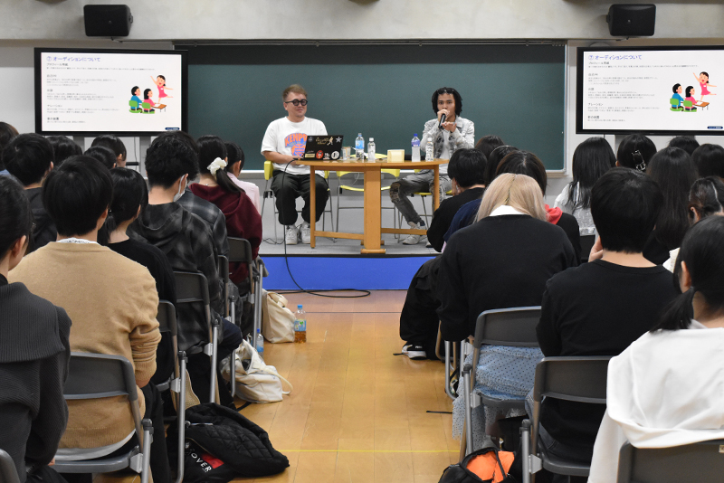 学生からは積極的に質問が寄せられ、先輩の言葉に大きな刺激を受けていました。