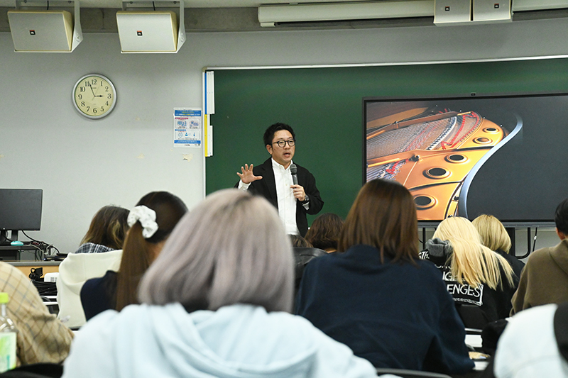 爆笑問題のおふたりとのエピソードを交えながら、マネージャーの仕事についてお話しいただきました