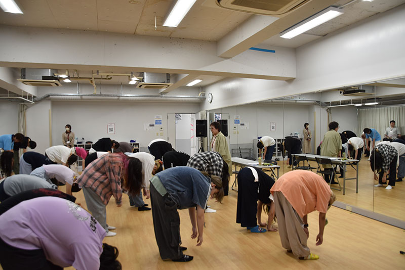 身体を動かしながら聞く力を身につける「コミュニケーション講座」