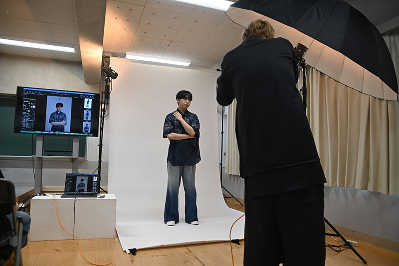 プロカメラマン&メイクアップアーティストがオーディション写真のポイントを伝授!