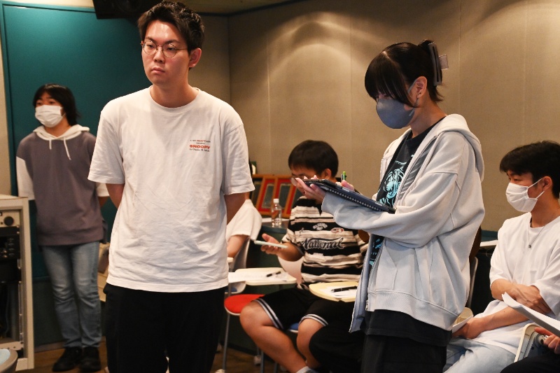 <p>プロのディレクションの様子を間近で見ながら技術を吸収！</p>