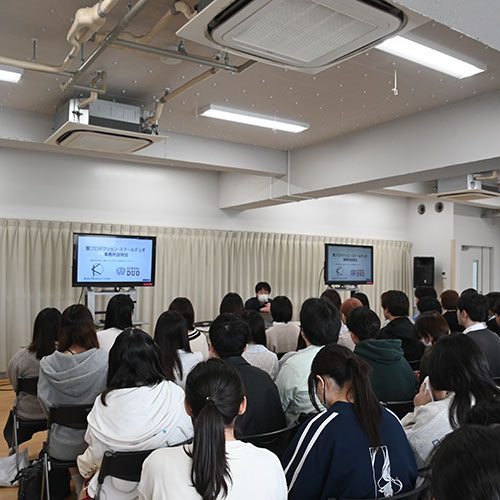 声優科「進路対策講座」で賢プロダクションによる説明会を実施！