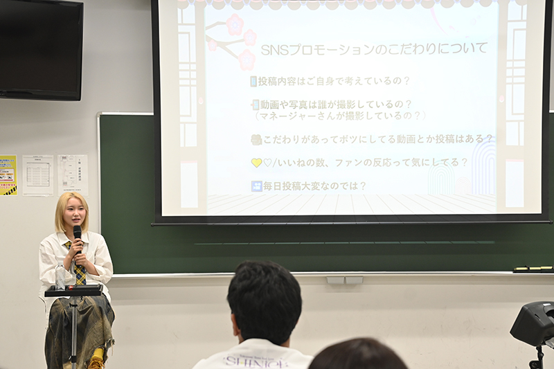 アーティスト活動の裏側や楽曲制作、SNSでの活動についてお話しいただきました！