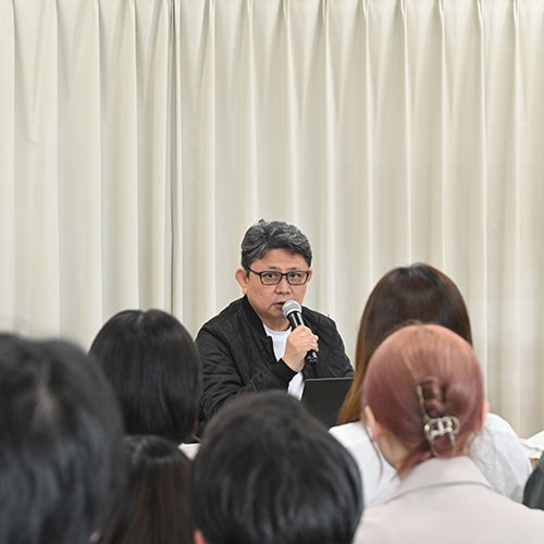 声優・ナレーター事務所ムーブマンから学ぶ「セルフブランディング」