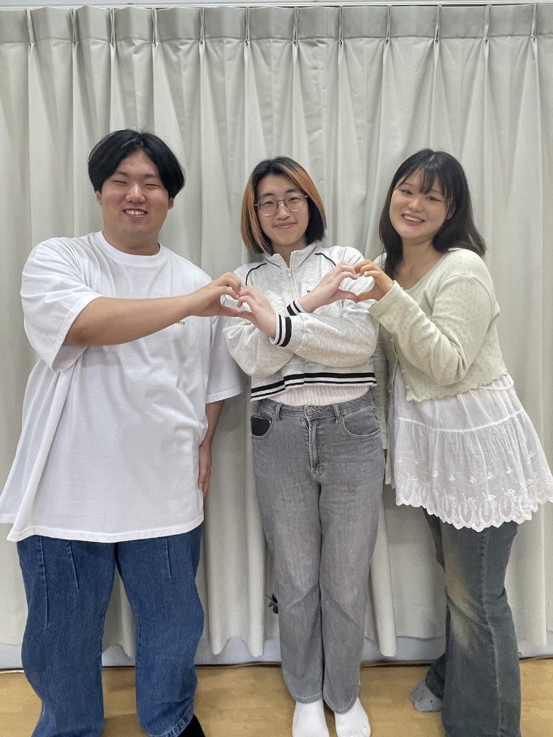 <p>座談会に参加してくれた在校生の皆さんです。左から、専門学校東京アナウンス学院　声優科 1年生、東放学園映画アニメCG専門学校　プロモーション映像科　2年生、東放学園専門学校　放送技術科 2年生の方々です。</p>