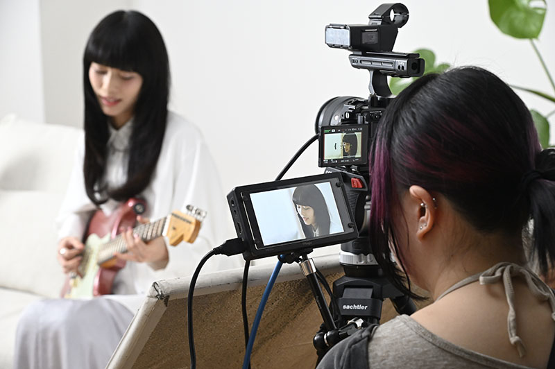 プロモーション映像科が制作するMV『鍵から抜け出した女』(Artist:SAKI)の撮影の様子を公開!