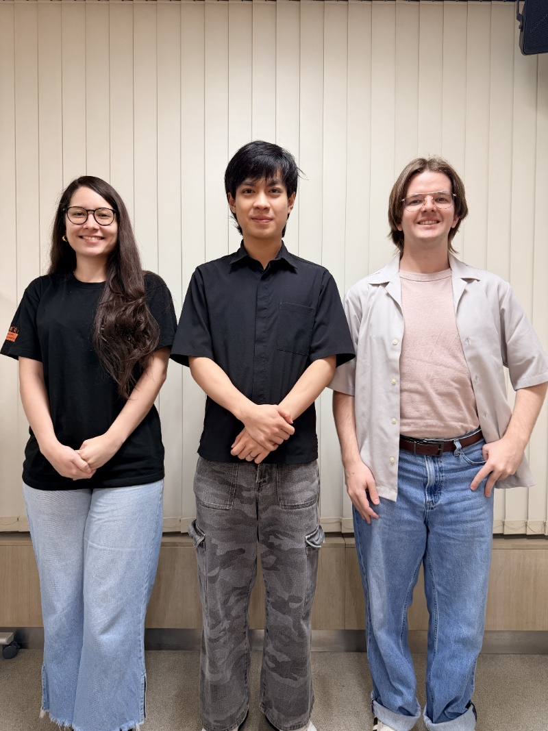 <p>座談会に参加してくれた在校生の皆さんです。<br>
左から、<br>
東放学園映画アニメCG専門学校　アニメーション・CG科　1年生<br>
東放学園映画アニメCG専門学校　映画制作科　2年生<br>
専門学校東京アナウンス学院　声優科 2年生の方々です。<br>
<br>
※写真には写っておりませんが、こちらの方々のほかに、<br>
東放学園音響専門学校　音響芸術科の1年生の学生さんも、オンラインでご協力下さいました！</p>