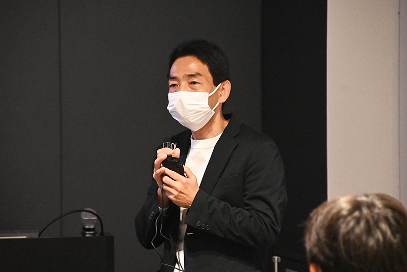 <p>技術スタッフとして活躍する本校卒業生・牧野さんによるゲストトークも行いました！</p>