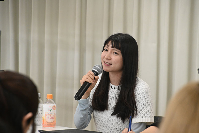 <p>本校の卒業生・久遠エリサさんも来校！</p>