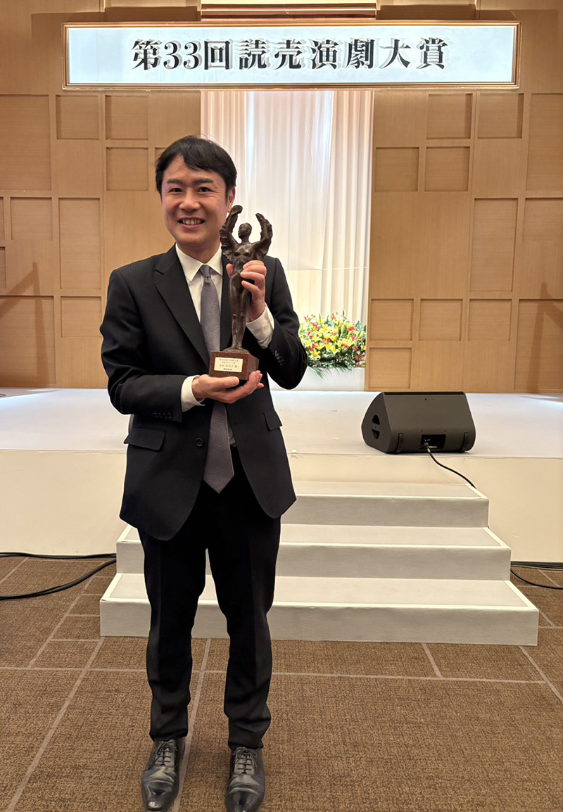 川嶋龍太郎OBプロデュースの舞台『WAR BRIDE』が「第33回読売演劇大賞」最優秀スタッフ賞を受賞!