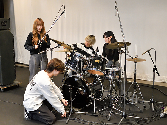 【中古】 音楽の全仕事 就職カタログ ２００６/東放学園 中古】 音楽の全仕事 就職カタログ 2006 (ぴあmook) / 東放学園